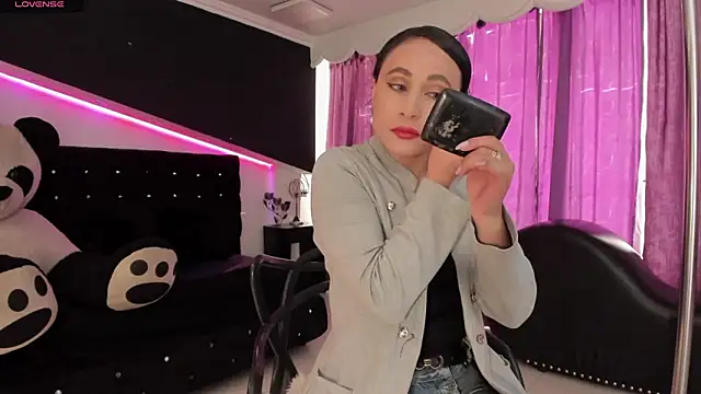 Snapshot of Coral_Gibson chatting on 02-04-26, 12:33 Coral Gibson online show from 02-04-26, 12:33