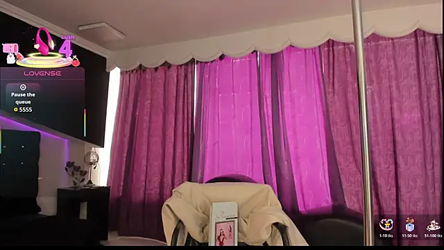 Coral Gibson online show from 12-19-25, 01:24