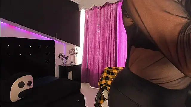 Snapshot of Coral_Gibson chatting on 02-26-26, 01:00 Coral Gibson online show from 02-26-26, 01:00