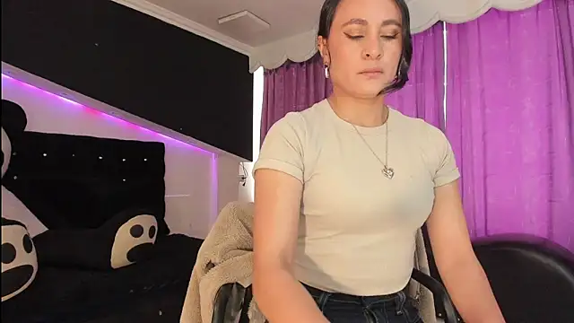 Coral Gibson online show from 03-28-26, 02:07