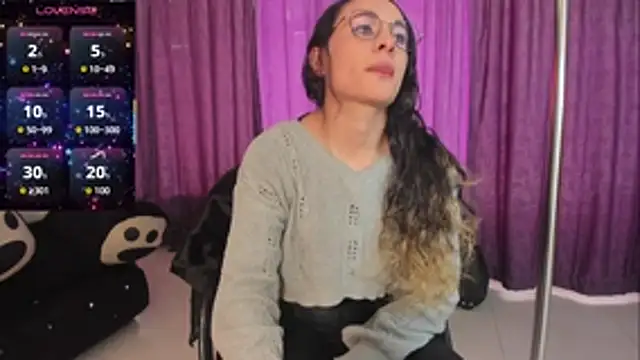 Coral Gibson online show from 11-04-25, 12:53