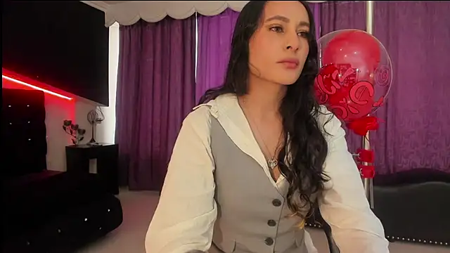 Snapshot of Coral_Gibson chatting on 02-14-26, 01:11 Coral Gibson online show from 02-14-26, 01:11