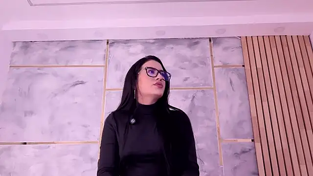 Snapshot of Ellaochoa chatting on 02-07-26, 11:29 Ellaochoa online show from 02-07-26, 11:29