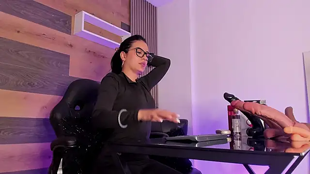 Ellaochoa online show from 09-22-25, 11:38