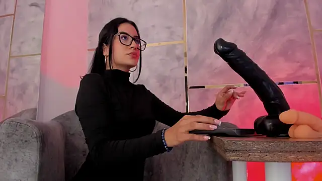 Ellaochoa online show from 10-18-25, 11:45