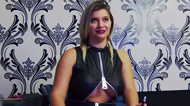 Snapshot of Lorehottie chatting on 03-15-25, 12:24 Lorehottie online show from 03-15-25, 12:24