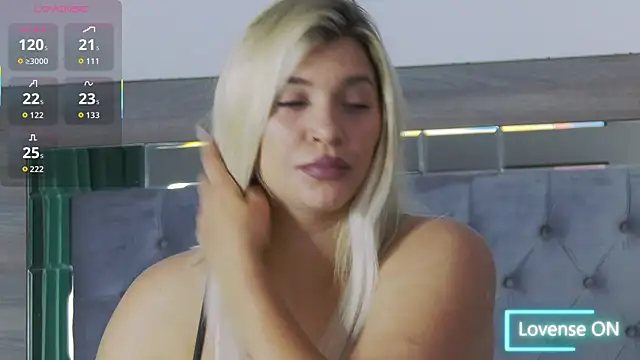 Lorehottie online show from 05-06-26, 07:56