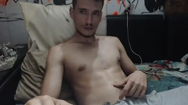 roystonee01 online show from 11-22-25, 06:34