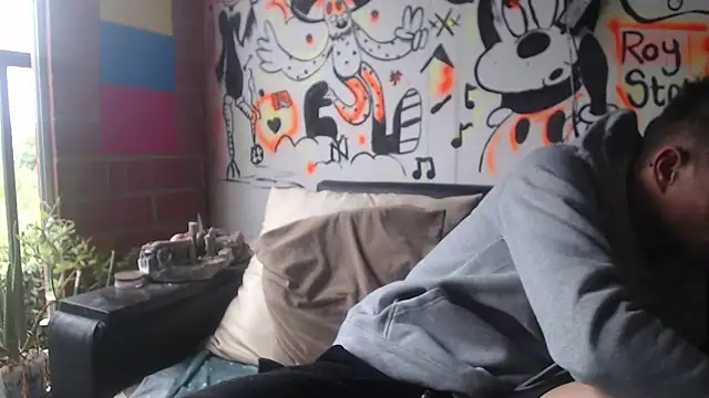 roystonee01 online show from 11-17-25, 12:31