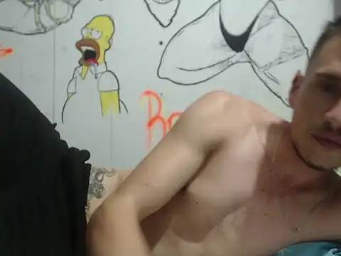 roystonee01 online show from 11-05-25, 03:20