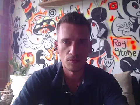 roystonee01 online show from 11-05-25, 04:43