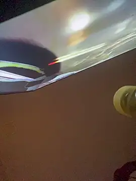 Carolinen online show from 04-19-26, 04:30