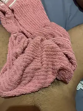 Snapshot of E_Himeros chatting on 12-17-24, 05:29 E Himeros online show from 12-17-24, 05:29