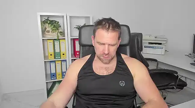 Snapshot of John-E-Dough chatting on 01-18-25, 04:37 John-E-Dough online show from 01-18-25, 04:37