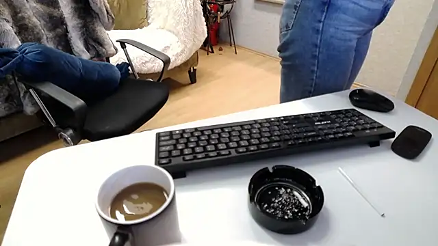 Sara Poison online show from 11-07-25, 03:11