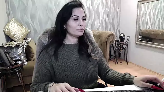 Sara Poison online show from 10-04-25, 02:24