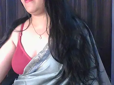 Snapshot of santurmom chatting on 06-17-26, 06:40 santurmom online show from 06-17-26, 06:40