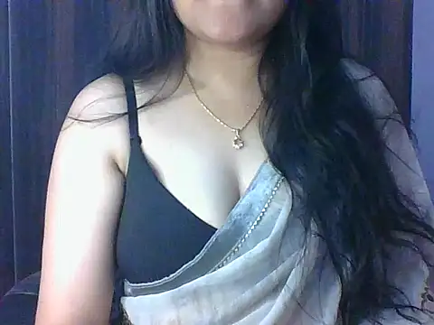 Snapshot of santurmom chatting on 05-13-26, 06:04 santurmom online show from 05-13-26, 06:04