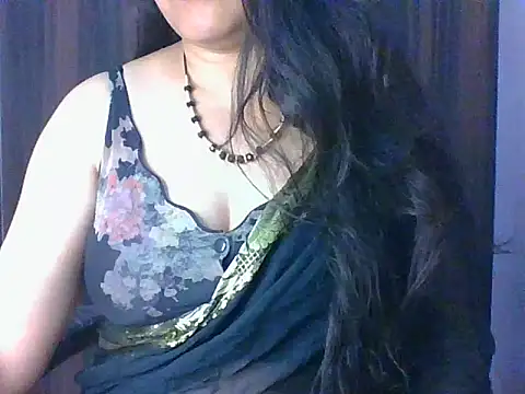 Snapshot of santurmom chatting on 04-28-26, 05:50 santurmom online show from 04-28-26, 05:50