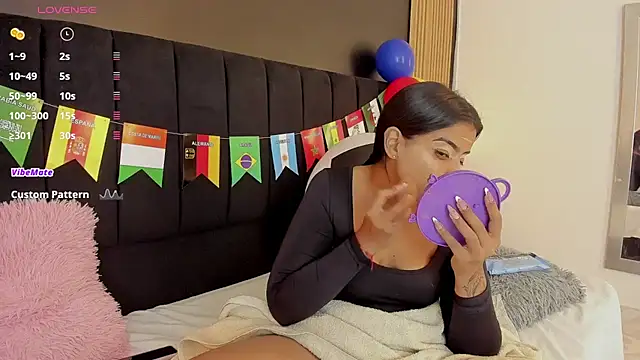 sweetsofia18 online show from 06-20-26, 11:32