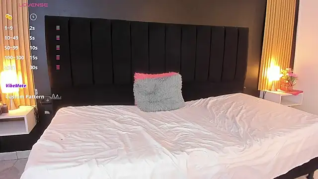 sweetsofia18 online show from 09-09-25, 10:57