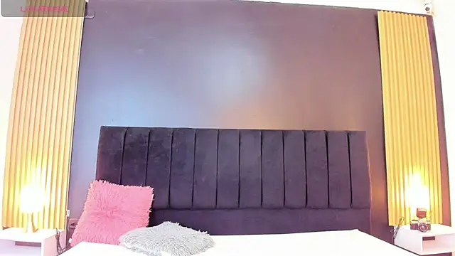 sweetsofia18 online show from 03-18-25, 10:28