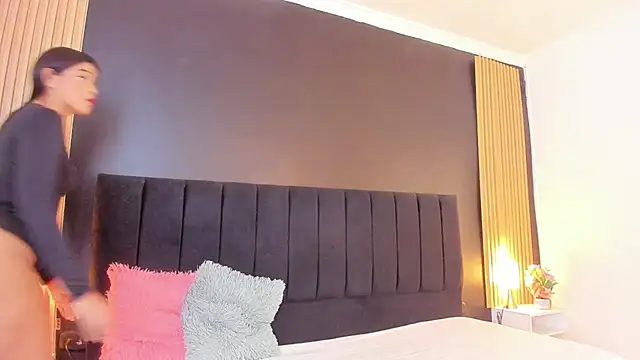 sweetsofia18 online show from 09-25-25, 11:16