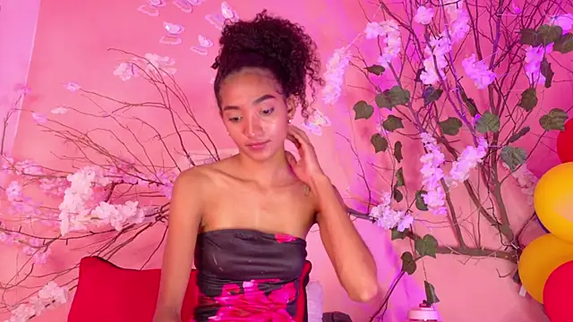 Snapshot of Charlotte_Love10 chatting on 06-03-26, 02:33 Charlotte Love10 online show from 06-03-26, 02:33