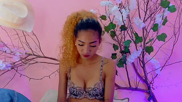 Charlotte Love10 online show from 04-04-26, 01:17