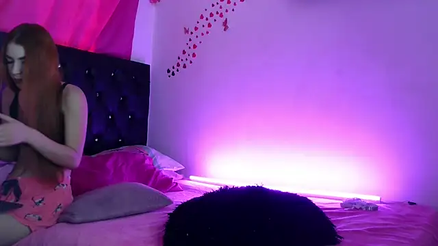 littleayshel online show from 11-05-25, 01:03