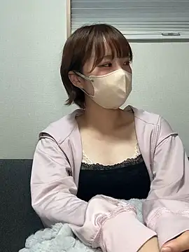 Snapshot of -x_MIU_x chatting on 05-28-26, 10:32 -x MIU x online show from 05-28-26, 10:32