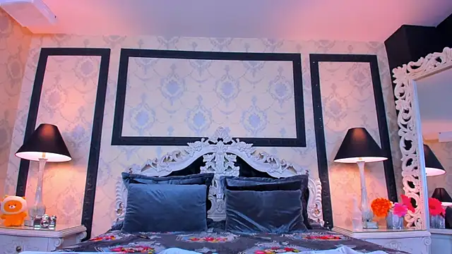 ImSophiie online show from 02-18-25, 08:03