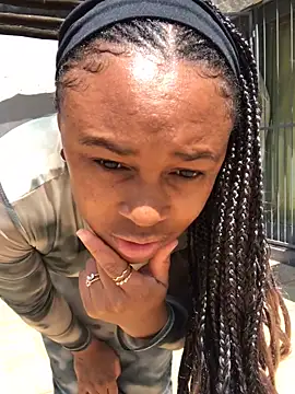 Pearl 00 online show from 10-19-25, 11:13