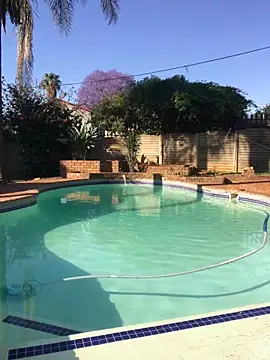 Pearl 00 online show from 10-25-25, 02:17