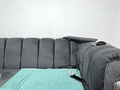 Pearl 00 online show from 03-18-26, 12:30