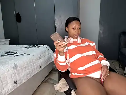 Pearl 00 online show from 02-23-26, 11:38