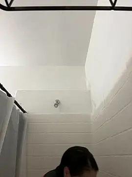 AlyssiaAmoreXO online show from 12-18-25, 05:06