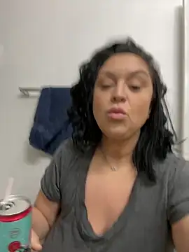 AlyssiaAmoreXO online show from 12-04-25, 02:38