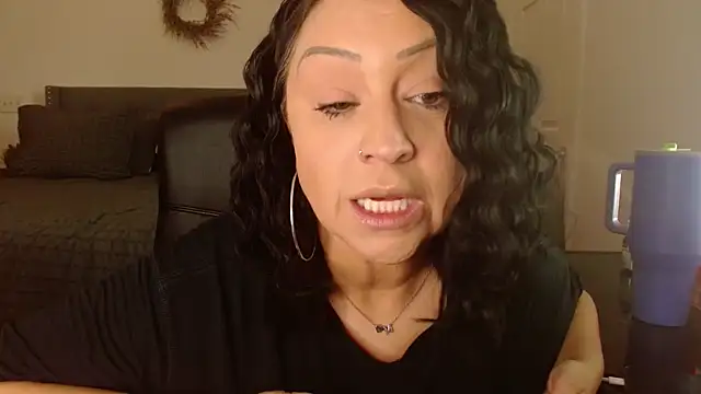 AlyssiaAmoreXO online show from 11-04-25, 06:33