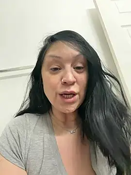 AlyssiaAmoreXO online show from 06-24-26, 05:33