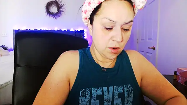 AlyssiaAmoreXO online show from 07-09-26, 04:28
