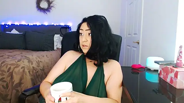 AlyssiaAmoreXO online show from 05-25-26, 09:13