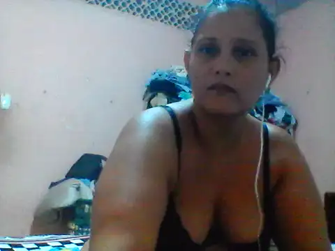 Snapshot of carolina_goez chatting on 02-05-25, 10:44 carolina goez online show from 02-05-25, 10:44