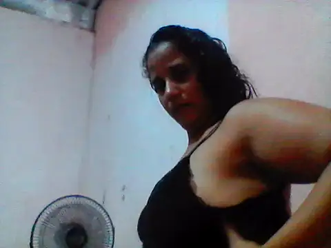 Snapshot of carolina_goez chatting on 02-21-25, 07:32 carolina goez online show from 02-21-25, 07:32