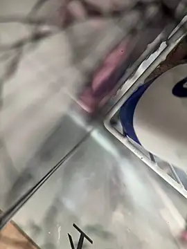 lescro95  online show from 04-17-26, 08:28