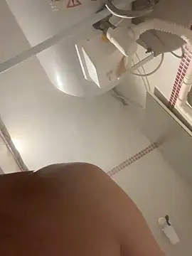 lescro95  online show from 10-24-25, 03:33