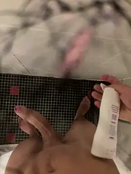 lescro95  online show from 12-19-25, 03:58