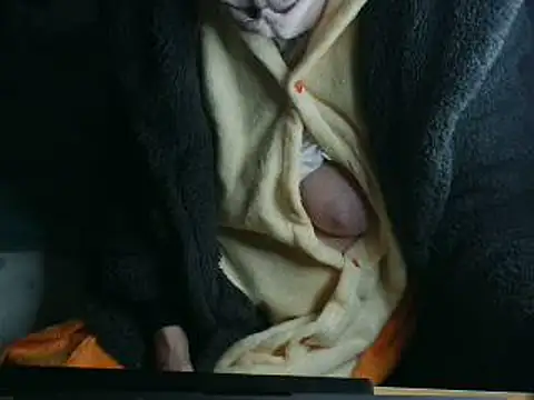 Snapshot of VeneRed chatting on 04-08-26, 08:43 VeneRed online show from 04-08-26, 08:43