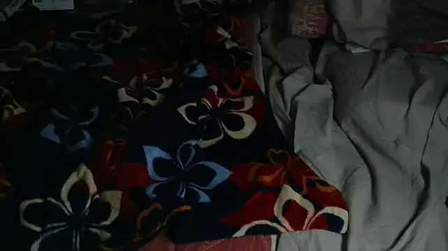 Snapshot of VeneRed chatting on 03-10-26, 07:12 VeneRed online show from 03-10-26, 07:12