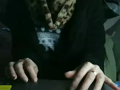 Snapshot of VeneRed chatting on 02-24-26, 11:00 VeneRed online show from 02-24-26, 11:00